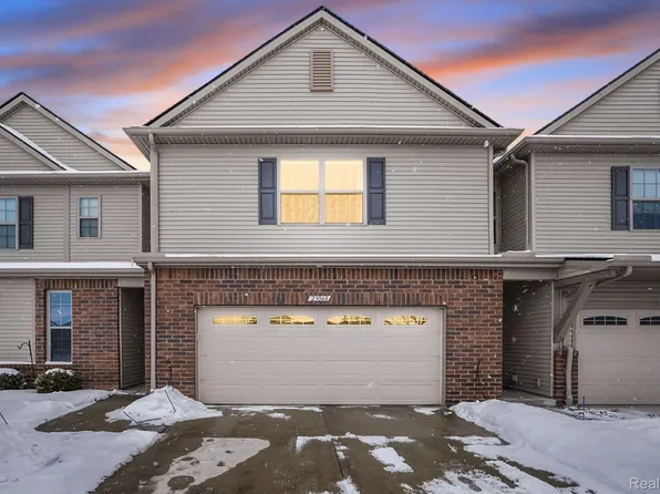23068 Clarewood St, Macomb, MI 48042