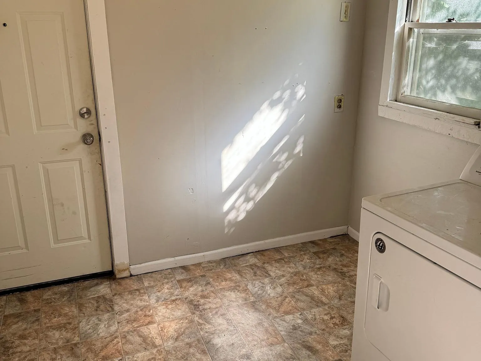 703 W Macon St — Photo 3