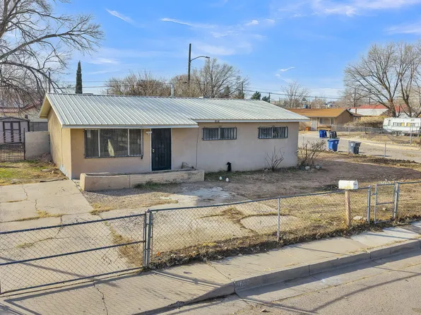 4608 Glendale Pl NW, Albuquerque, NM 87105