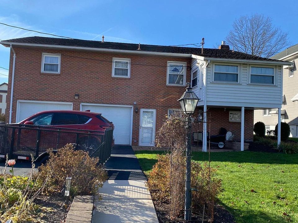 2nd image of 558 King St