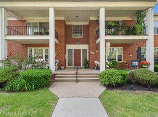 27557 W Echo Valley UNIT 153, Farmington Hills, MI