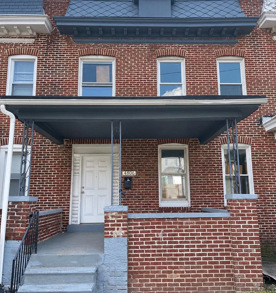 3 bed, 1.0 bath, 1424 sqft, $1,600 — Photo 1