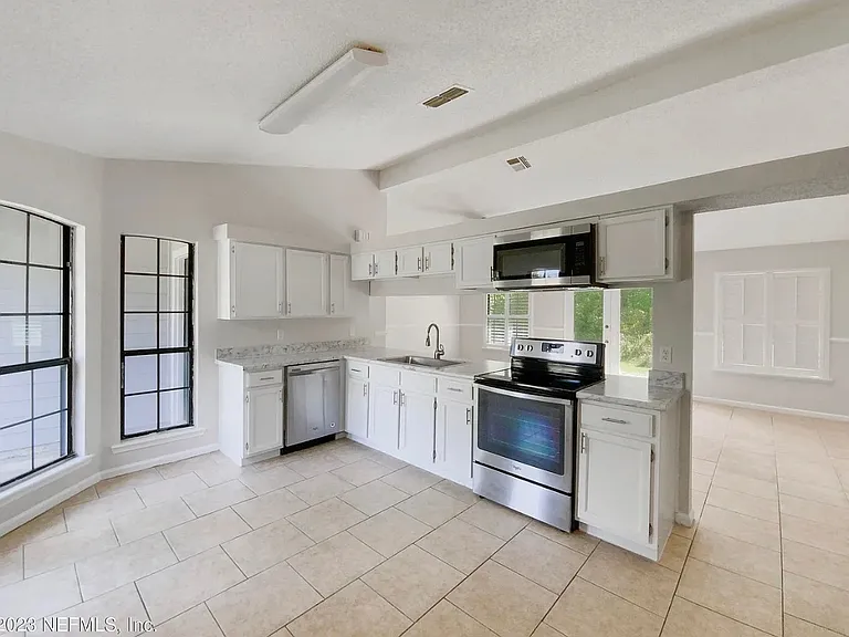 7432 Sweet Rose Ln — Photo 11