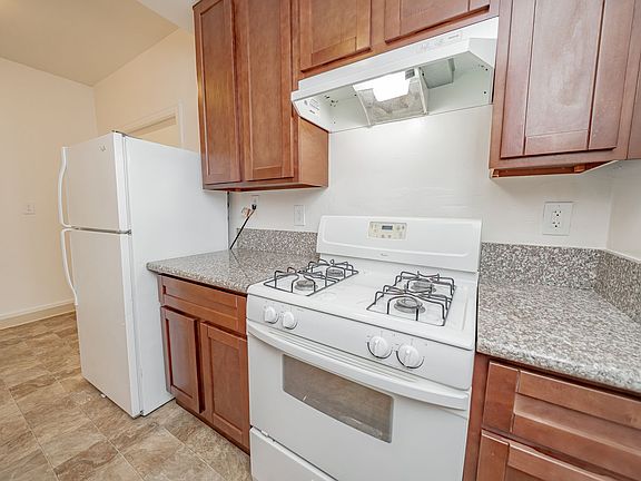 5th image of 2867 Macarthur Blvd APT 3