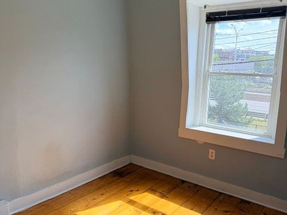 4th image of 290 Lincoln St APT 3