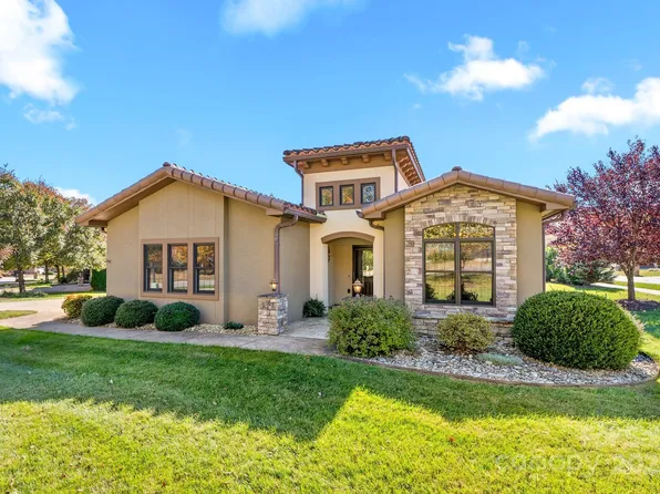 4 Pacifico Dr, Asheville, NC 28806