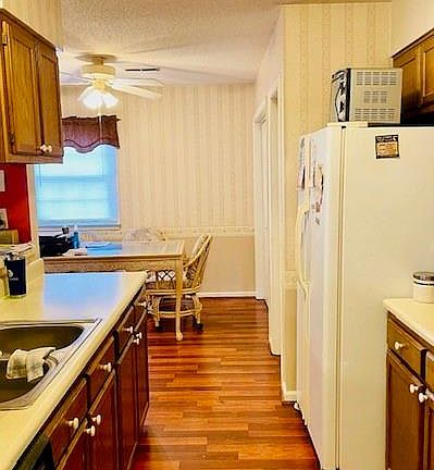4th image of 3410 Argyle Ln