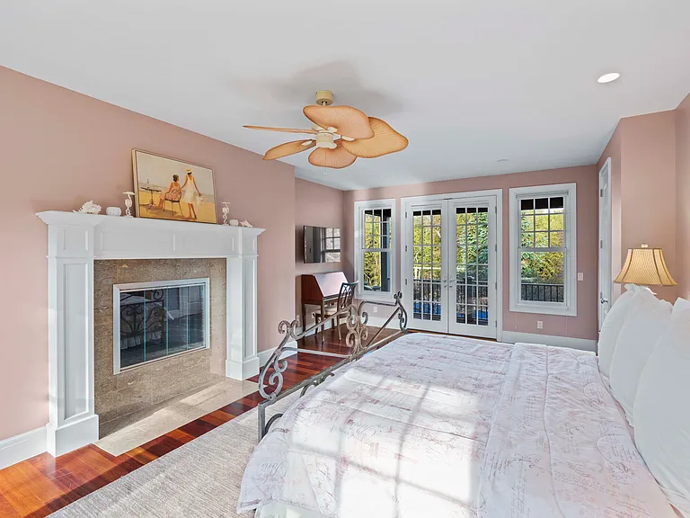 102 McGregor Dr — Photo 22