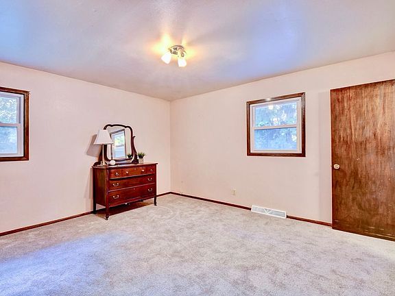 5th image of 522 Sheridan Dr