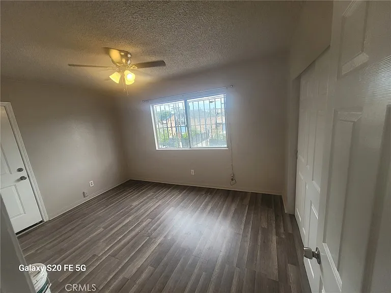 1037 W 108th St #5 — Photo 6