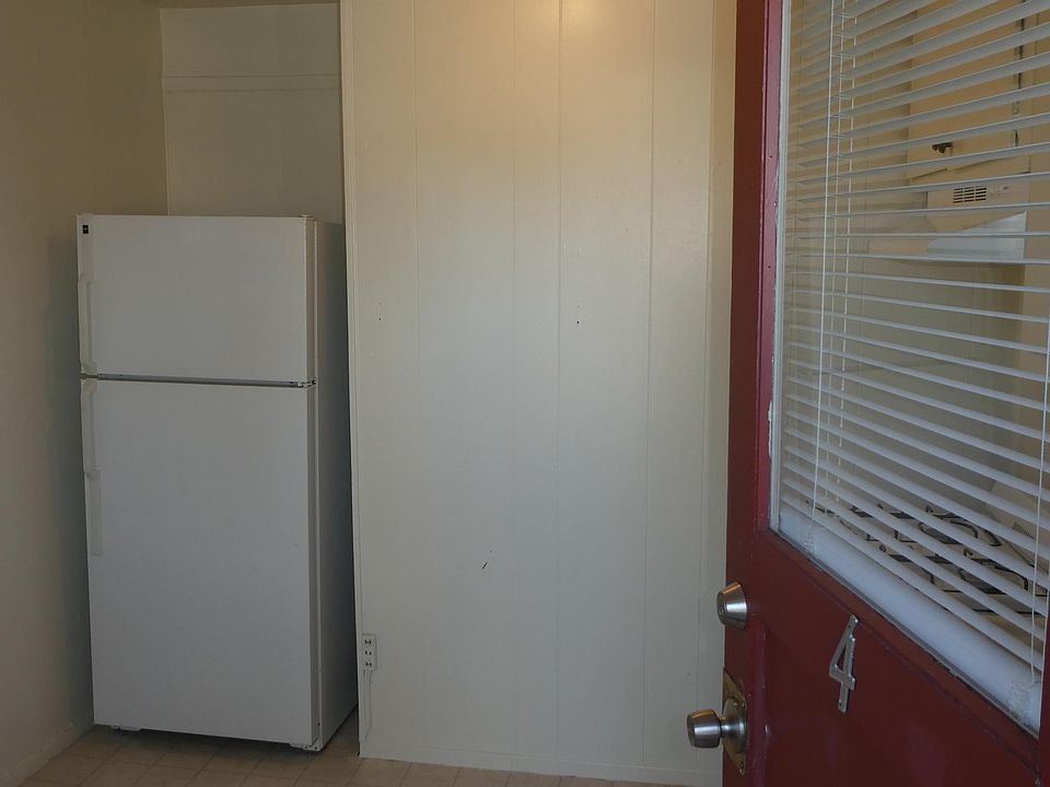 1st image of 163 East St APT 4