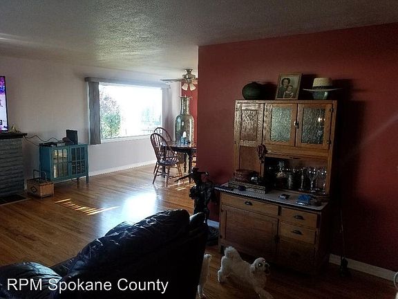 2nd image of 6707 N Drumheller St