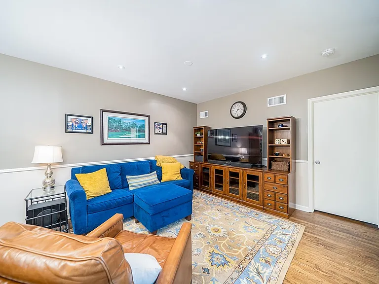 360 1st St #3 — Photo 4