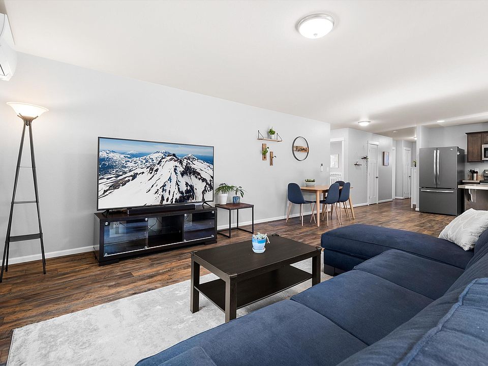 1st image of 21275 Thornhill Ln