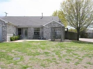 717 Twin Oaks Dr, Temple, TX 76504