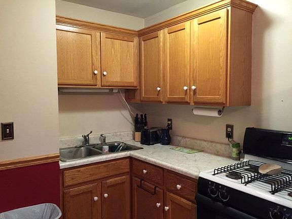 5th image of 423 Dudley St