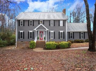 215 Hickory Lane Dr, Mount Holly, NC 28120