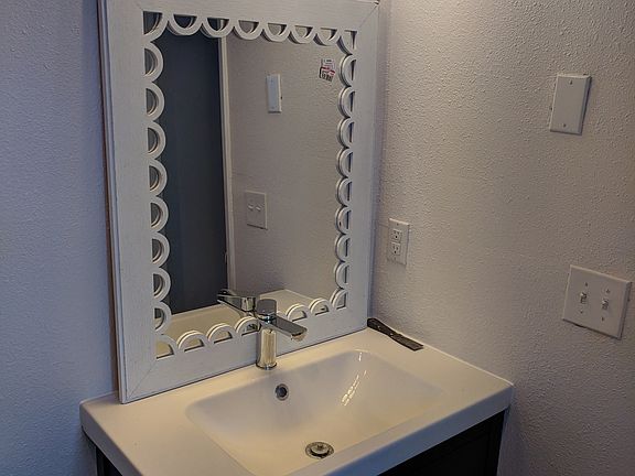 5th image of 6113 NE 104th Ct