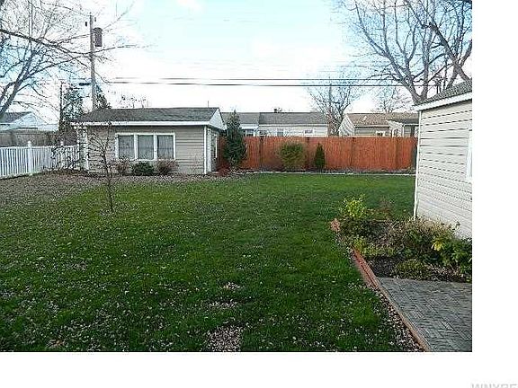 3rd image of 42 Coronet Dr