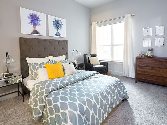 2nd image of 1111 S Akard St #1142