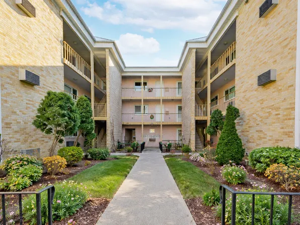 7201 W Wellington Ave APT F1, Elmwood Park, IL 60707