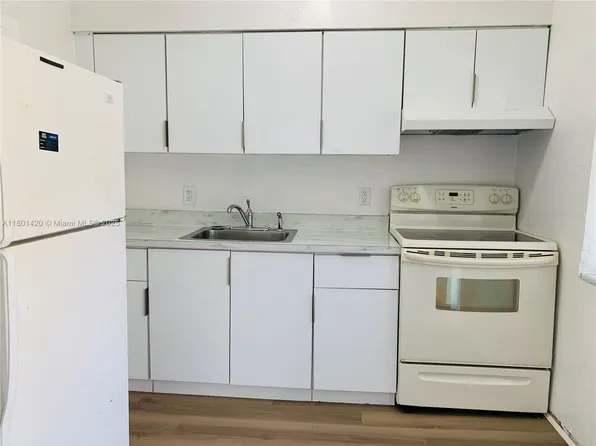 691 NE 86th St #3, Miami, FL 33138