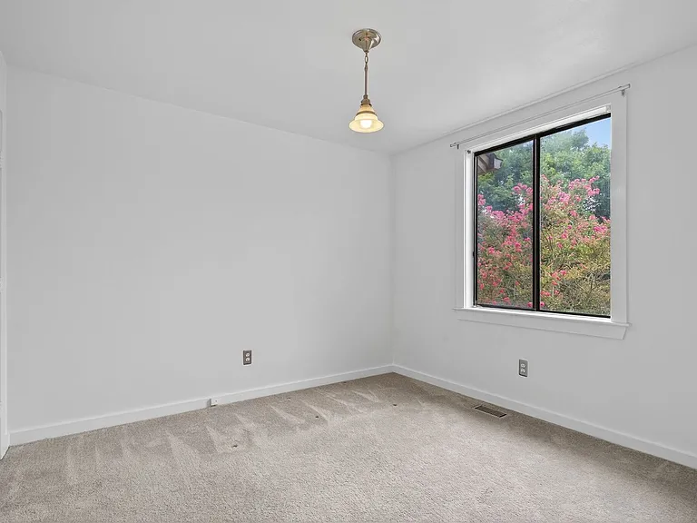 119 Inland View Dr — Photo 10