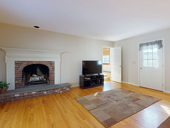 7 Dogwood Park North