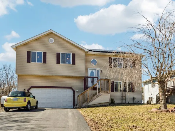 43144 N Lake Ave, Antioch, IL 60002