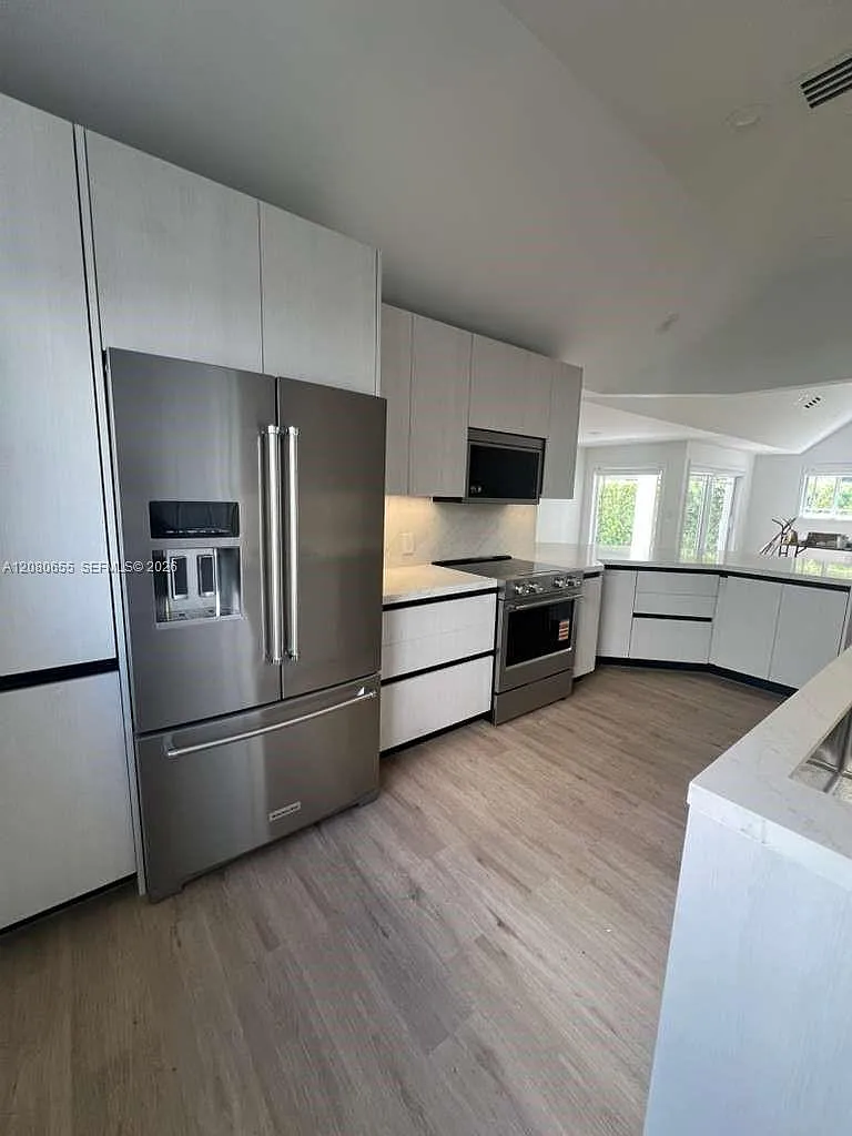 Brickell Estates — Photo 3