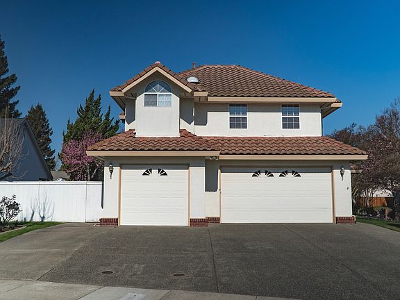 2nd image of 629 Causeway Dr