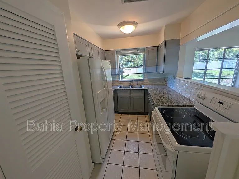 808 N Macdill Ave — Photo 6