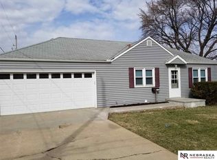5806 S 41st St, Omaha, NE 68107