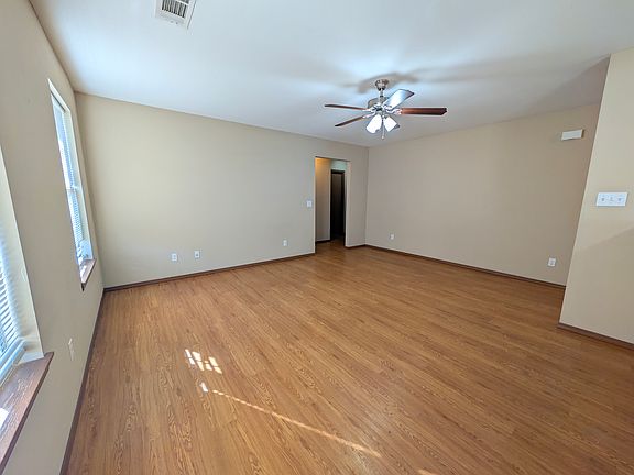4th image of 1102 SW Quartz Rd #2