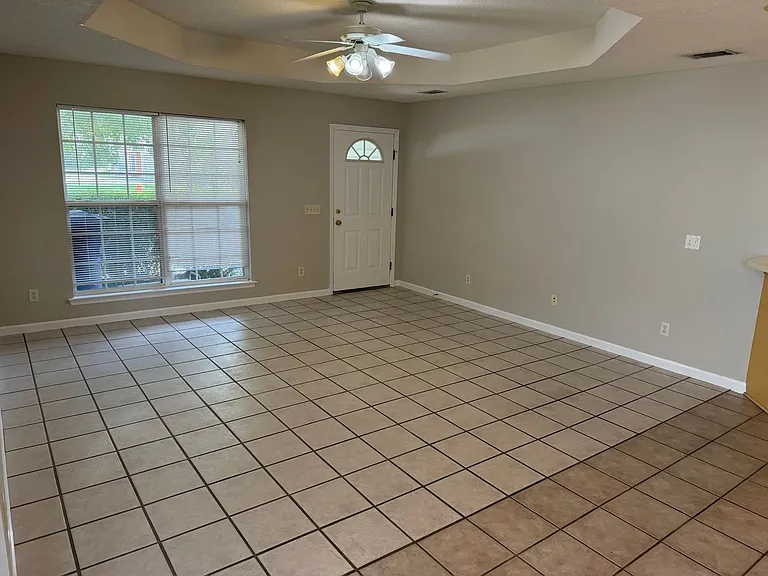 302 Windridge Dr — Photo 5