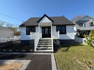 7 E Lakeland St, Bay Shore, NY 11706