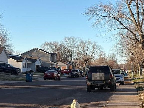 5th image of 208 Lincoln Ave