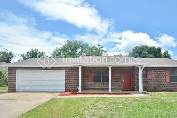 885 Rayston St — Photo 1