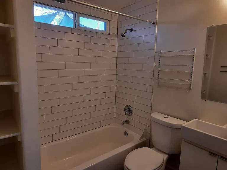 1804 W Roma Ave — Photo 7