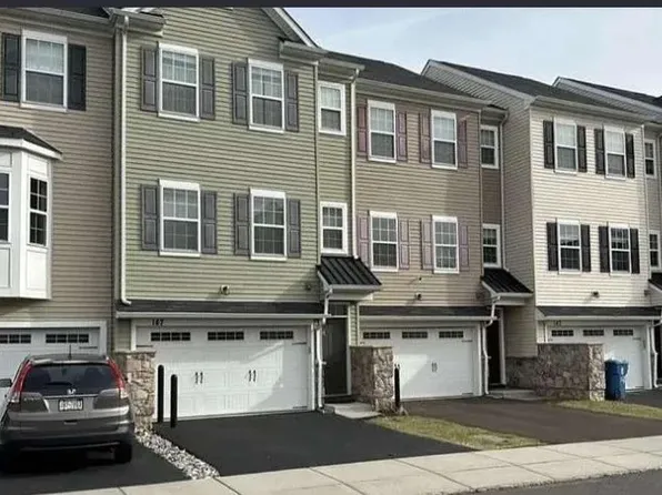 145 Mercer Ct, Fairless Hills, PA 19030