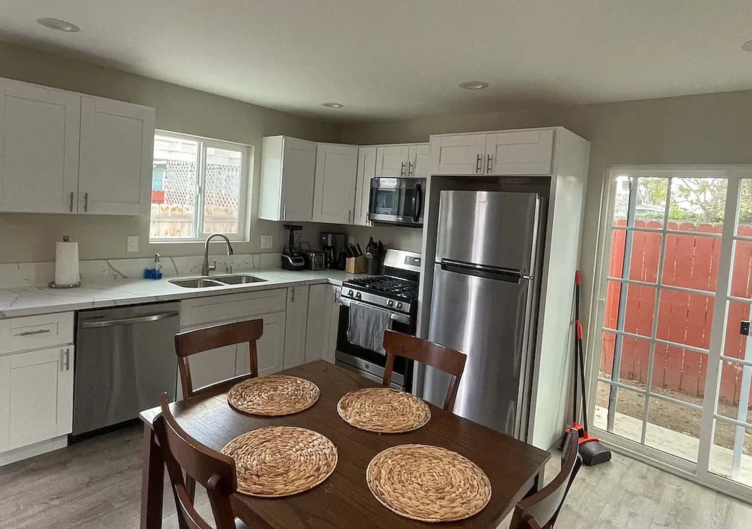 5354-5356 East Falls View Dr — Photo 2