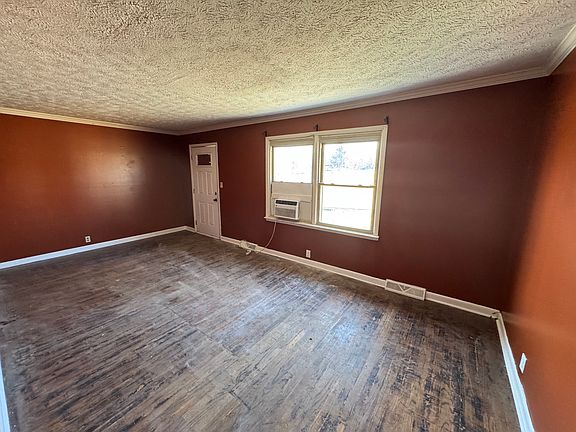 2nd image of 1074 Hopewell St