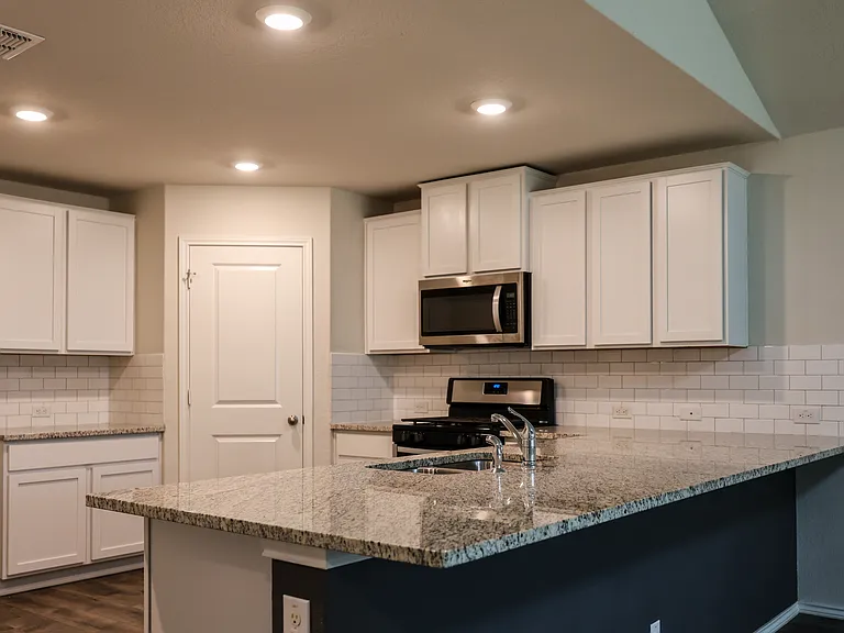 6407 Kendall Cv — Photo 8