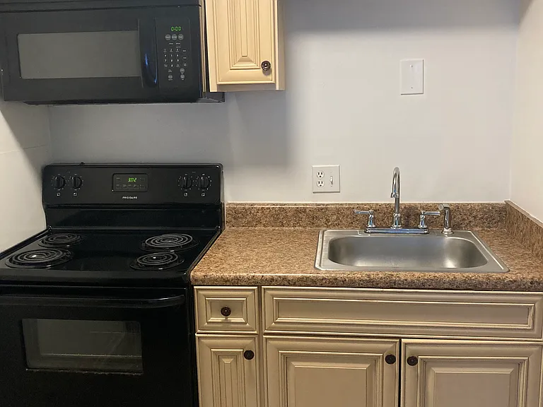 Willow Way Apartments — Photo 18