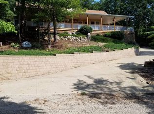 1200 Lakeshore Dr, Columbiaville, MI 48421
