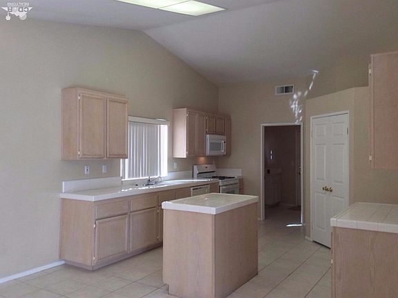 5th image of 45060 Desert Sand Ct