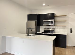 492 Market St #503, Newark, NJ 07105