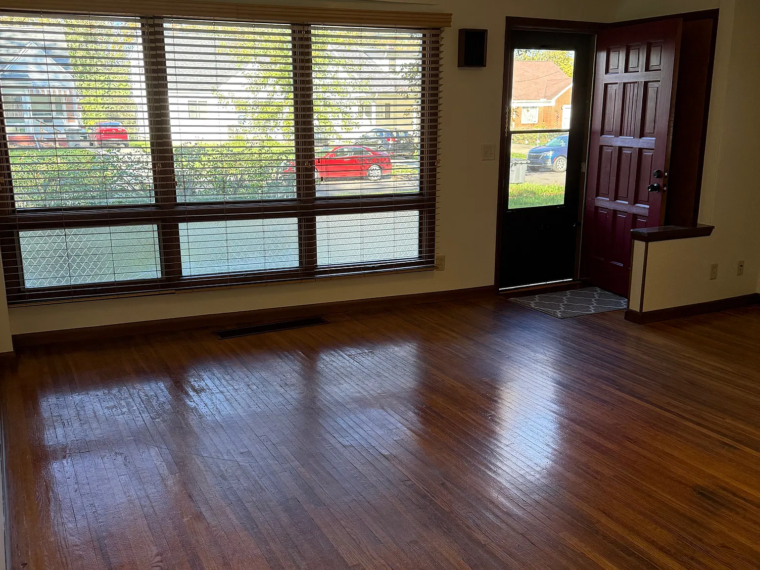 2 bed, 732 sqft, $1,050 — Photo 4