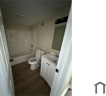 3rd image of 747 Cunningham Ave #7