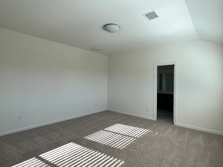 1204 Sumner St — Photo 12